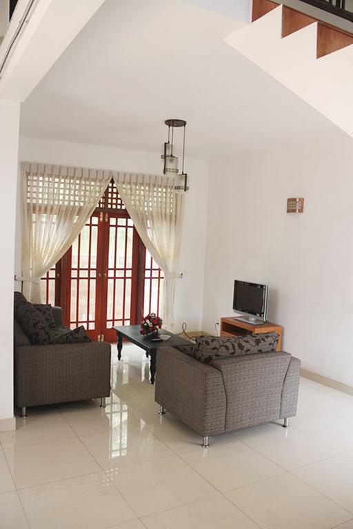 Hotel Red Rose Negombo Habitación foto
