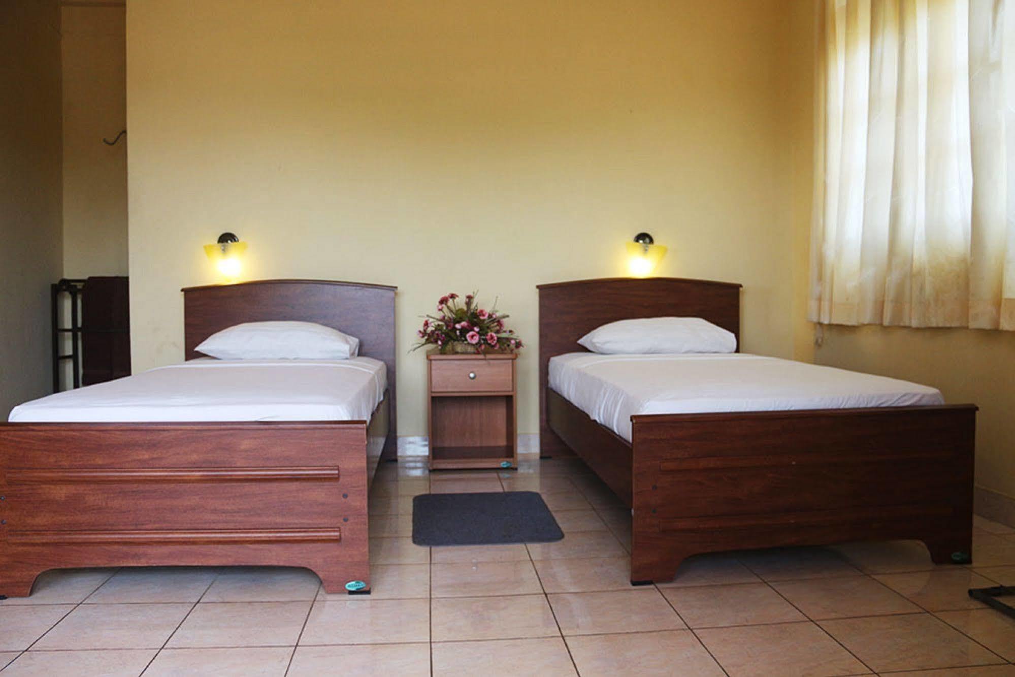 Hotel Red Rose Negombo Exterior foto