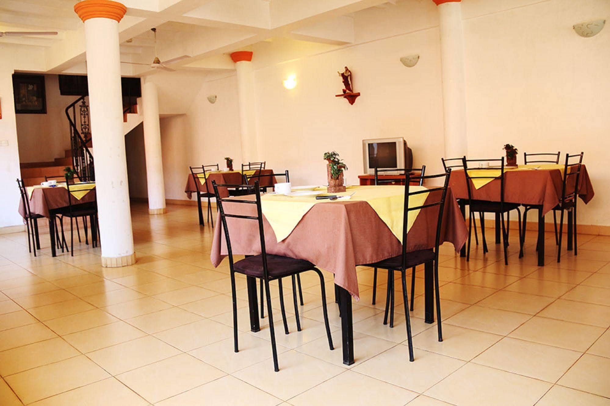Hotel Red Rose Negombo Exterior foto