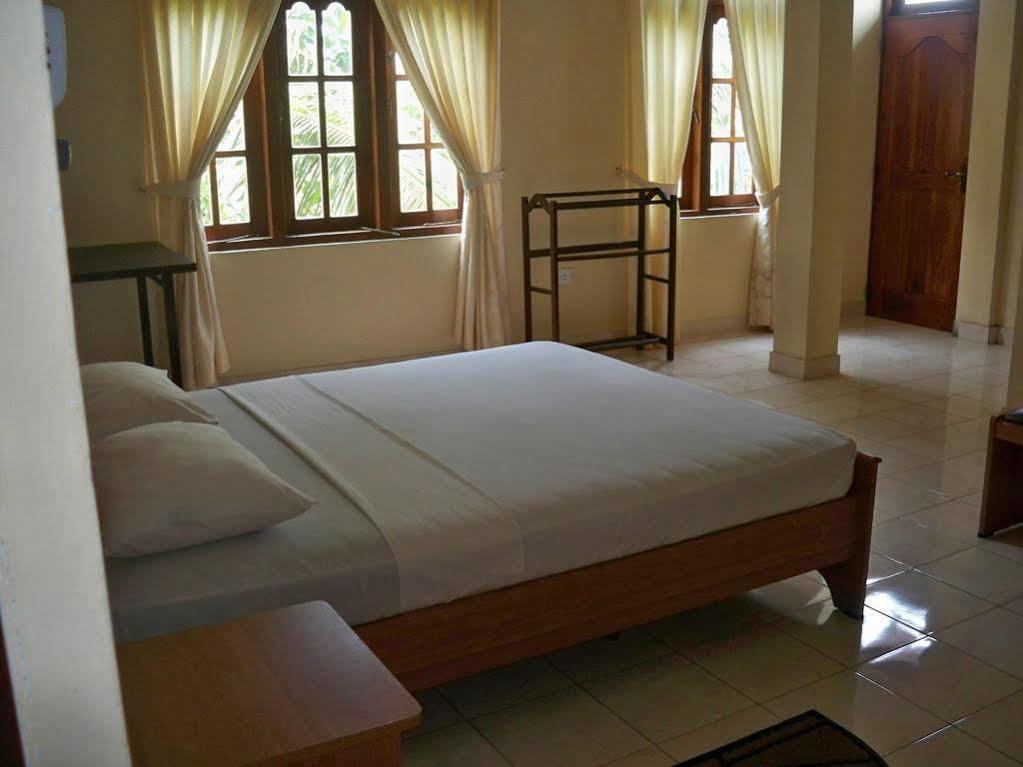 Hotel Red Rose Negombo Exterior foto