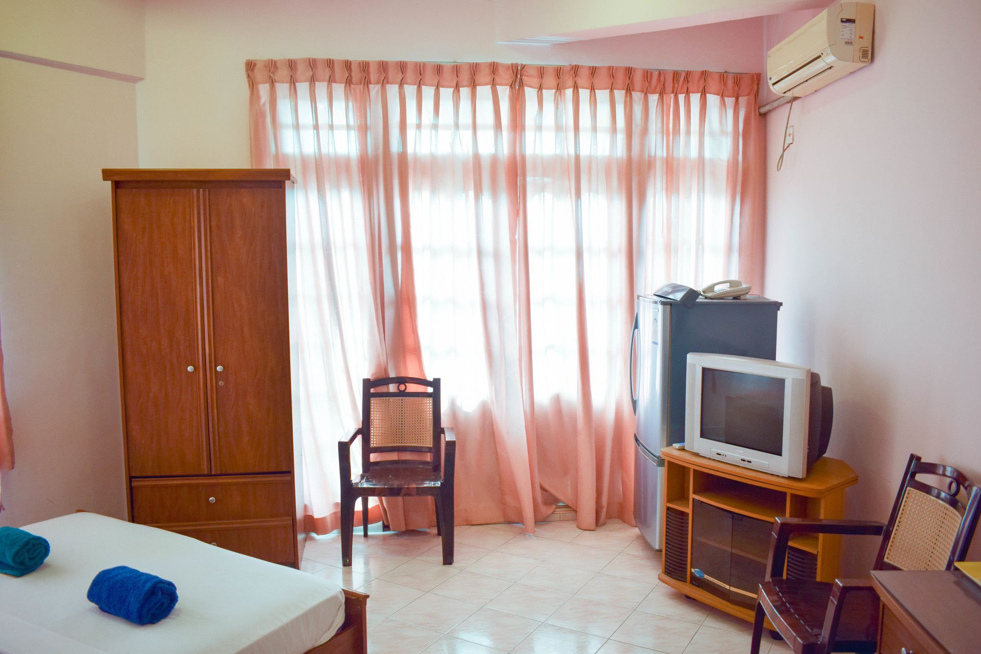 Hotel Red Rose Negombo Exterior foto