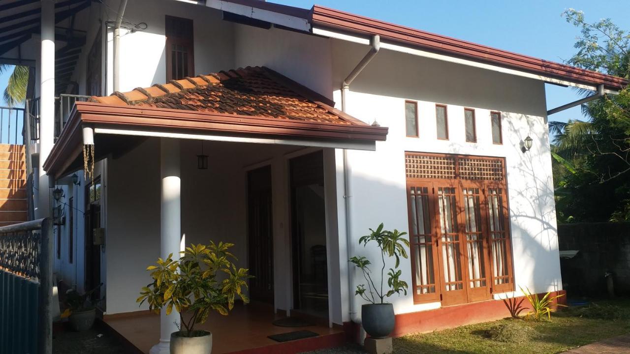 Hotel Red Rose Negombo Exterior foto
